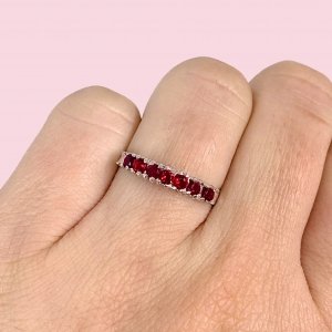 Anillo Medio sin fin Rubi de Plata 925